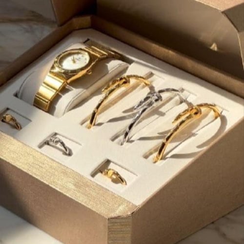 بوكس اهداء نسائي طقم ساعة مع ماق وعطر بتغليف مميز...