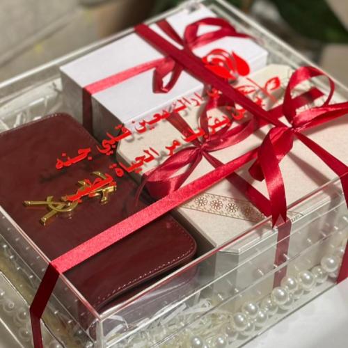 بوكس اهداء نسائي طقم ساعة مع ماق وشنطة بتغليف مميز...