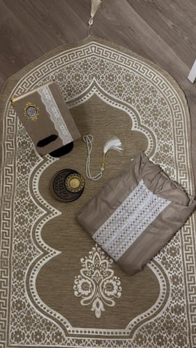 هدية رمضانية سجادة وشرشف مع مجموعة منتجات مميز