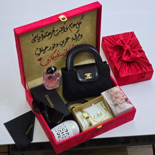 هدية نسائية فخمة تعكس الذوق الراقي وتمنح حضورًا اس...