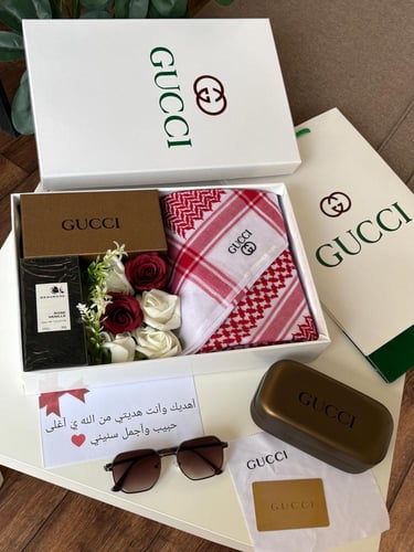 بوكس اهداء انيق شماغ مع عطر ونظارة بتغليف مميز