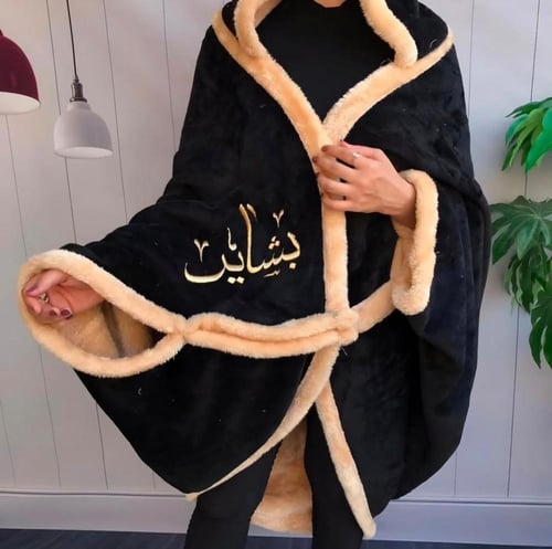 تألقي في أجواء الشتاء مع هذا الشال الأنيق بتصميمه...