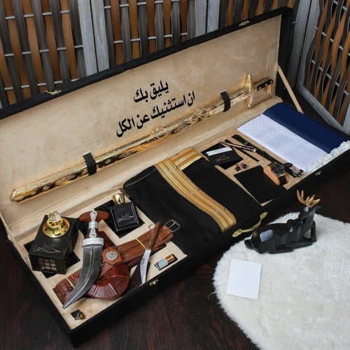 بوكس إهداء تذكاري رجالي فاخر بتصميم خاص حسب الطلب