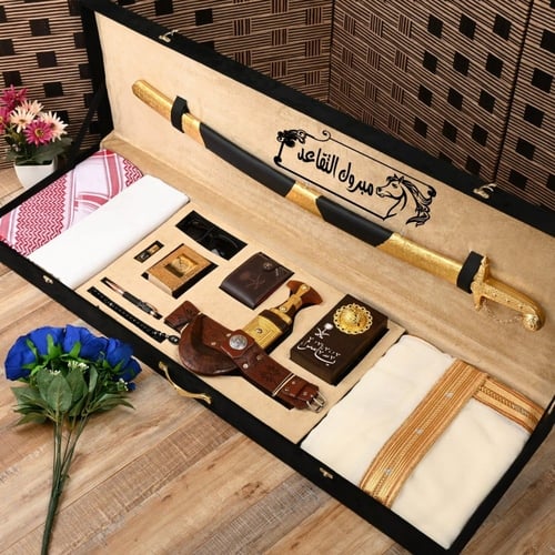 هدايا رجالي بوكس ملكي بشت خنجر شماغ قماش عبارة وال...