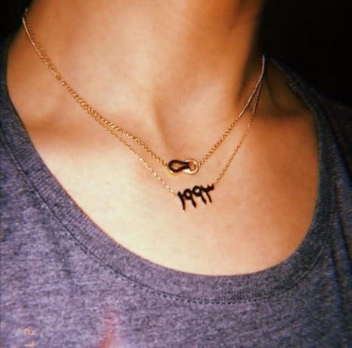 قلادة بالاسم مع اضافة فص