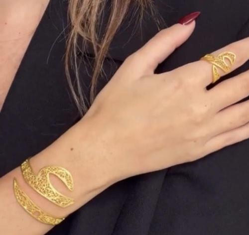 اسوارة وخاتم الحرف العربي