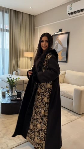 فروة نسائية شتوية أنيقة وعصرية