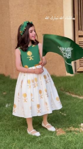 فستان أخضر اليوم الوطني