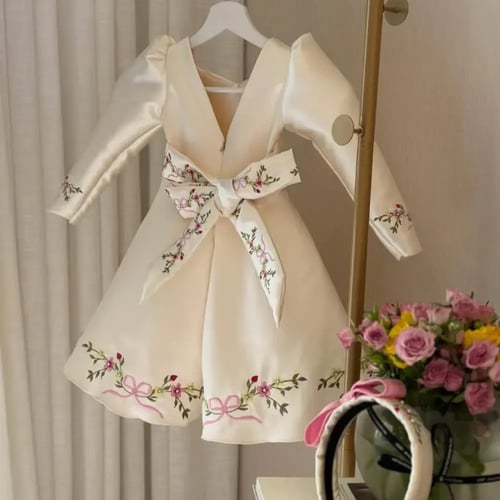 كشخة العيد فستان بناتي مطرز