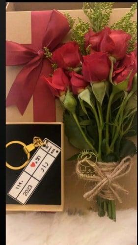 ميدالية مفاتيح اكرليك على شكل لوحه سياره