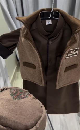 طقم الأطفال طاقية مع شال_ثوب_سديري بالإسم