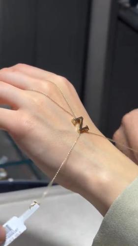 اسوارة الكف بالحرف الناعمة الجديدة