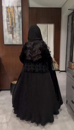 عبايه الشتاء المخمل الفاخر