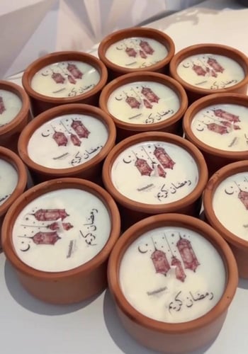 شمعة الفخار وسط