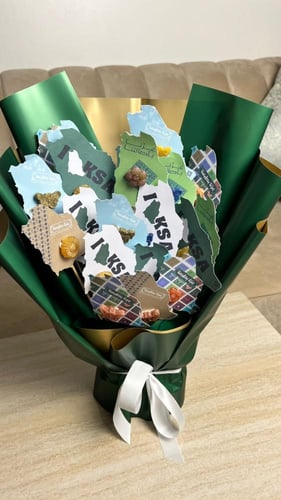 باقات مكونه من٢٤ حبه من اختيارك