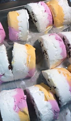 مكس السعادة – قطع آيسكريم مجففة بنكهات الفراولة، ا...