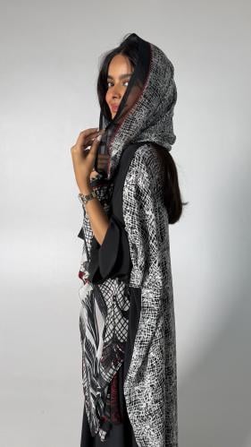 عباية حرير سدن اسود