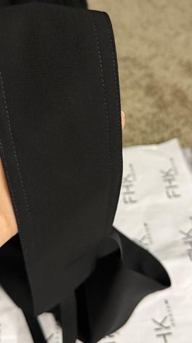 نقاب مقوي خفيف سواد فاحم الطول 10 انش مطاط مايل