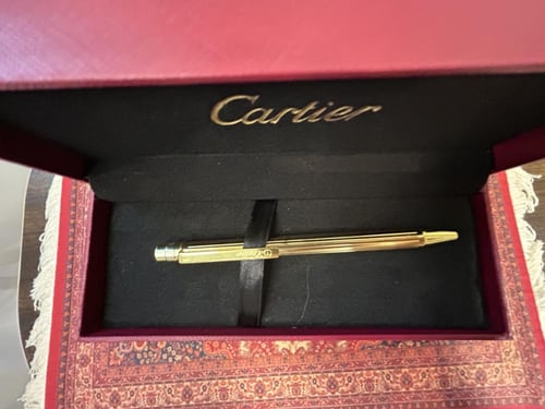 قلم كارتير ذهبي نحيف