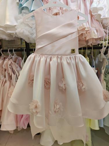 فستان الورد مع ذيل خارجي