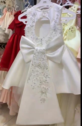 فستان اوف وايت فخم مطرز