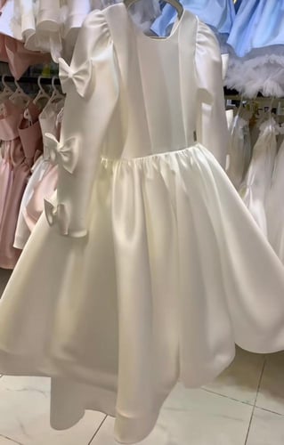 فستان اوف وايت باكمام وفينكات