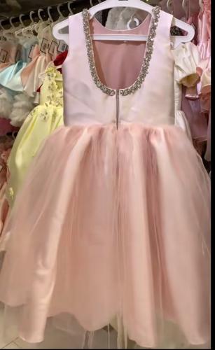 فستان وردي مميز