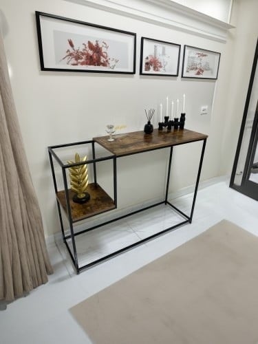 مدخل معدن اسود وسطح خشب بني 140×40×80