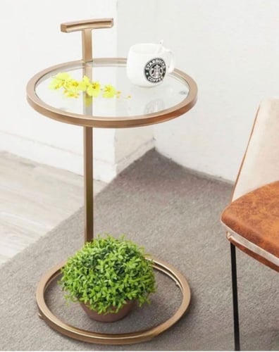 طاولة جانبية معدن ذهبي وسطح زجاجي شفاف 35×55