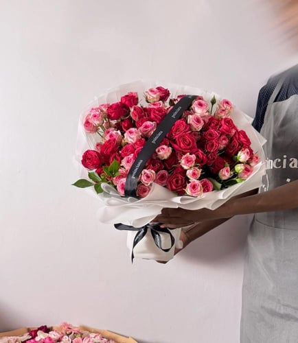 ٢٠ غصن| 20 SPRAY ROSE