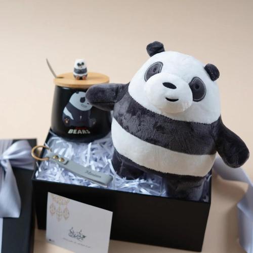 أبيض وأسود.. وأنت