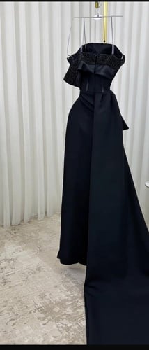 الفستان لاسود راقي