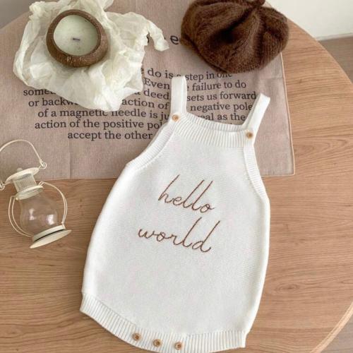 ملابس مواليد لجلسات التصوير لحفلة كشف الجنين