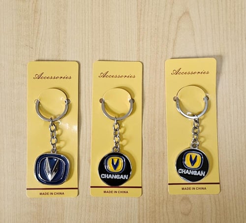 ميدالية مفاتيح سيارة اشكال مختلفة