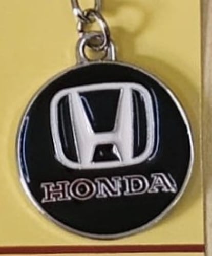 ميدالية مفاتيح سيارة اشكال مختلفة