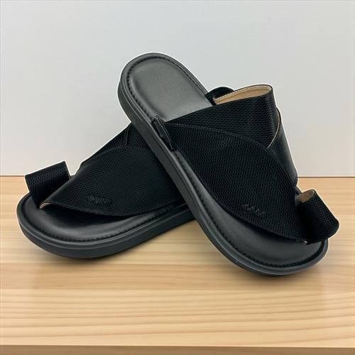 شرقي طبي اسود سادة كلاسيكي