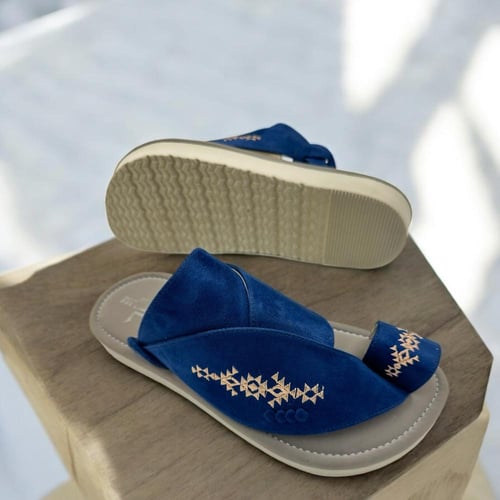 شرقي طبي مطرز بالذهبي