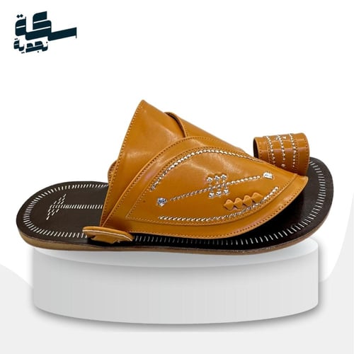 حذاء شرقي مطرز واطى خردلي