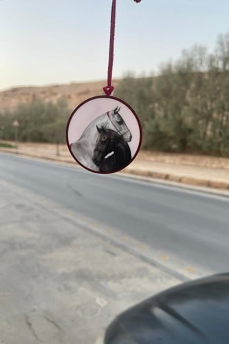 تعليقة سيارة اكريليك