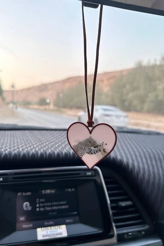 تعليقة سيارة اكريليك