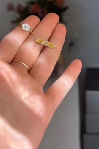 اسوارة بالاسم حسب الطلب