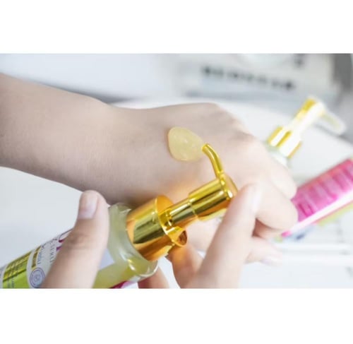 ‎سيروم هيدرو وايت لتفتيح البشرة وتغذيتها ZQUEEN HY...