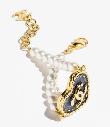 2024 قلادة شوكر لؤلؤ بلوقو شانيل الأسود