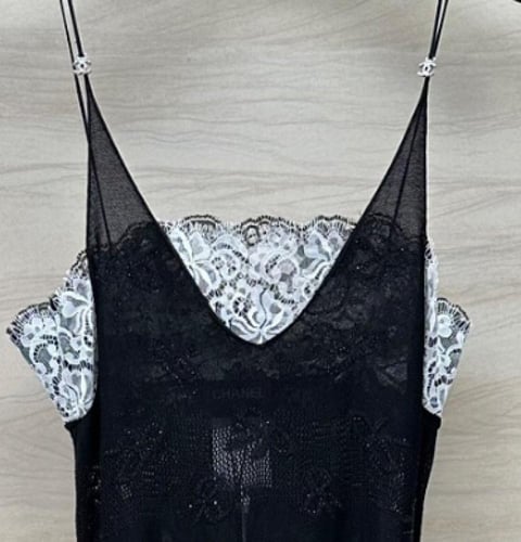 2024 فستان شانيل خليط من الألياف دانتيل شفاف