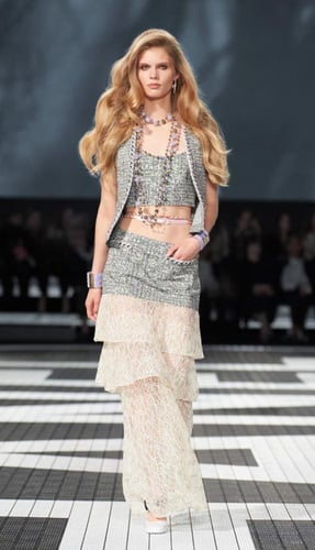 2024 قميص شانيل دنيم مُطرّز