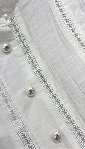 2025 قميص شانيل رسمي قصير أبيض مطرز