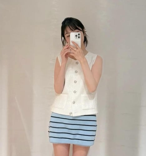 2025 جيلية شانيل تويد براق أبيض