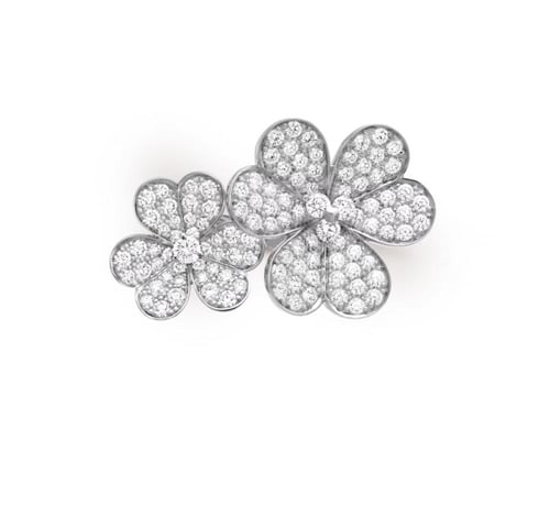 خاتم فان كليف فريفول فضي مرصع كبير بين الاصابع