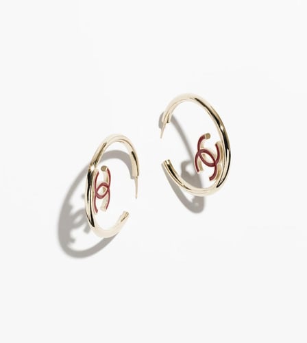 2024 أقراط شانيل على شكل حلقه