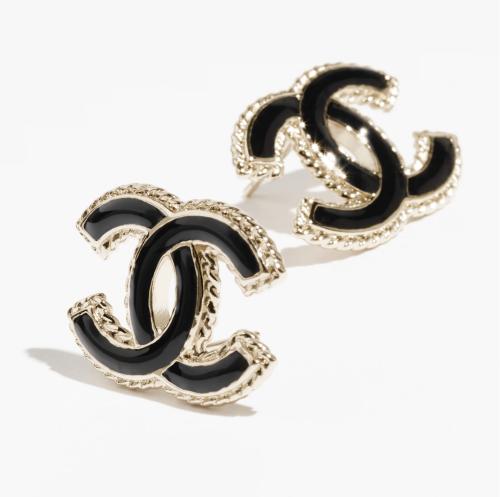 2024 اقراط شانيل غلق مسمار ذهبي اسود